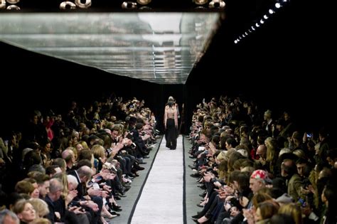 givenchy sfilata 29 09 2019 pubblico|Paris Fashion Week 2019: le sfilate di oggi domenica 29 settembre.